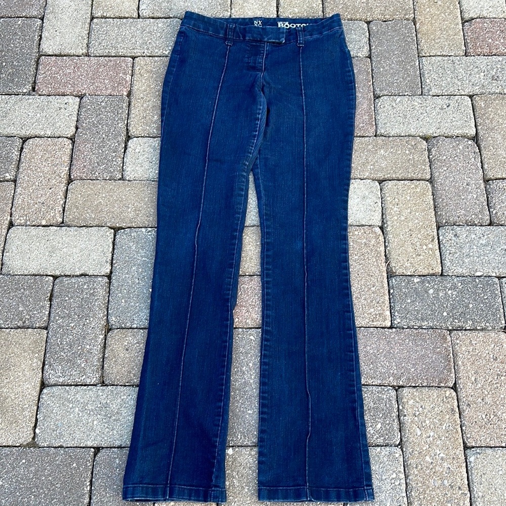 New York & Company Low Rise Boot Cut Front Seam Denim Jeans Size 2